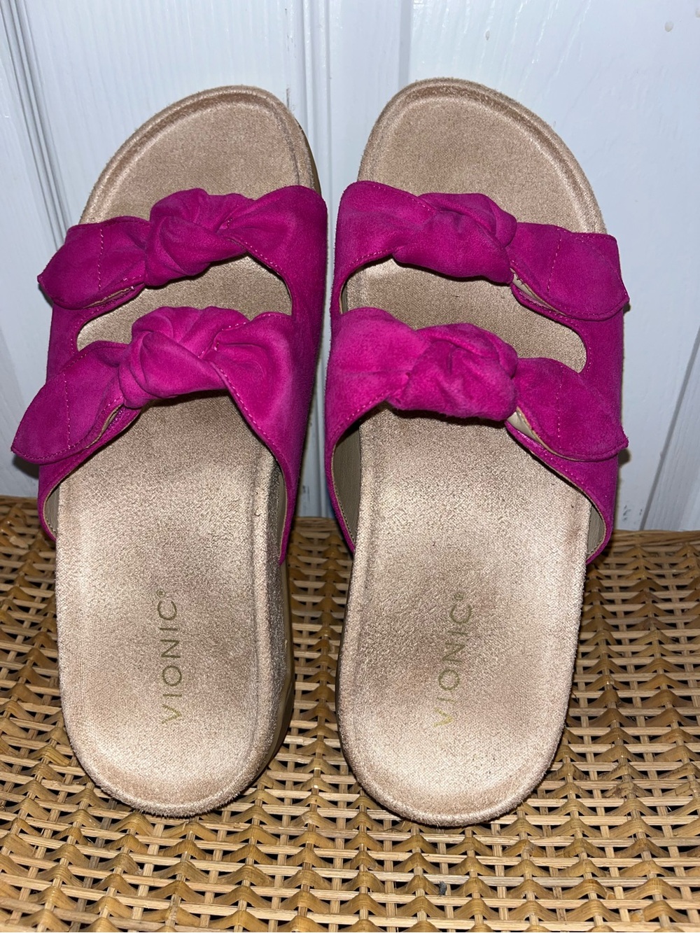 VIONIC Elara slide sandals in Rose Violet suede NWOB